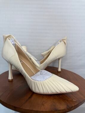 Badgley Mischka Vanesa Ruched Bow Pumps Ivory 8.5 NIB MSRP $225 Wedding